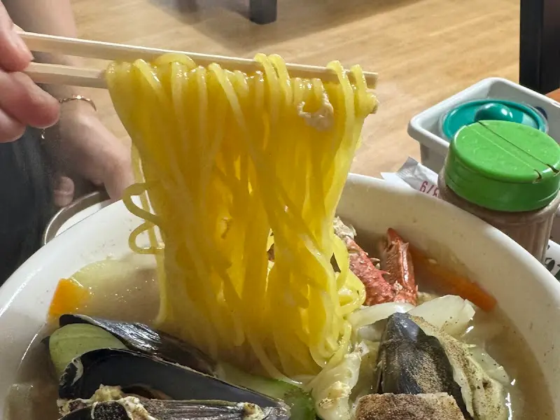 탱글탱글한 면발을 자랑하는 삼선짬뽕