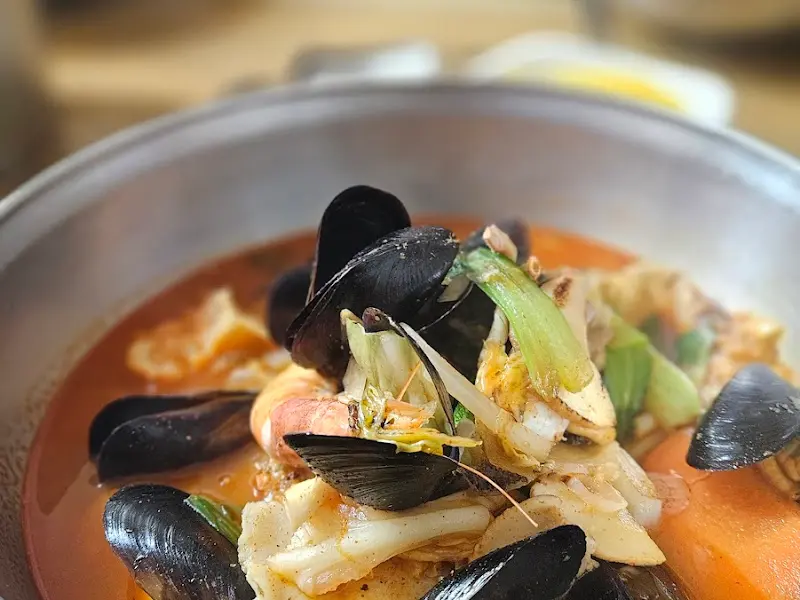 푸짐한 양을 자랑하는 삼선짬뽕