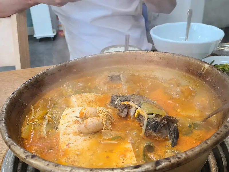 동태, 곤이, 알이 푸짐하게 들어간 동태탕