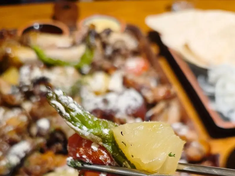 아스파라거스, 감자와 함께 족발 한 입!