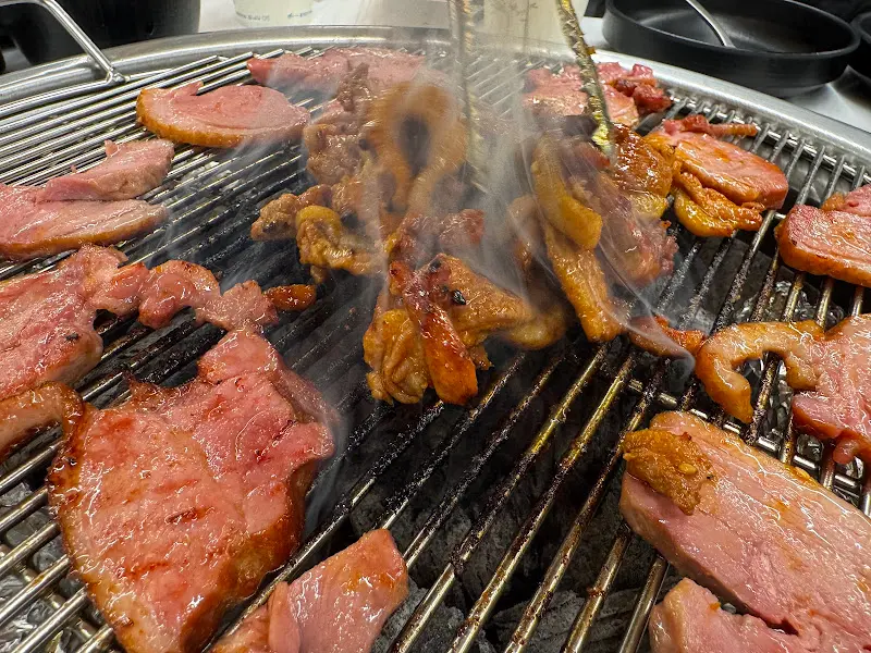 숯불에 구워 먹는 오리구이