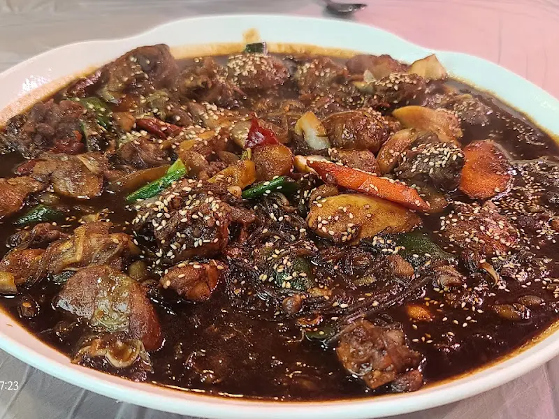 푸짐한 닭볶음탕 한 상차림