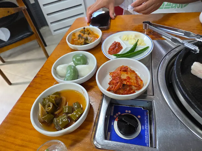 등대식육식당 밑반찬