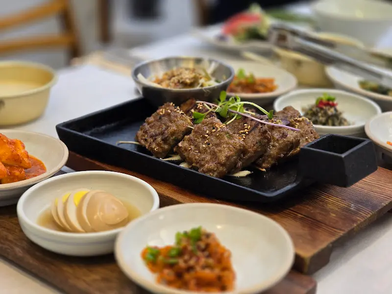 윤기가 흐르는 떡갈비