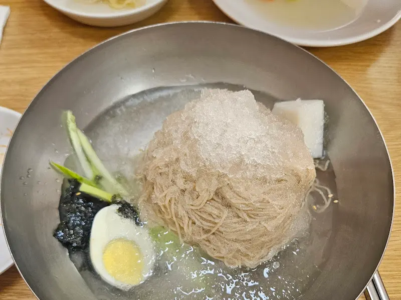 살얼음 동동 뜬 동치미 막국수