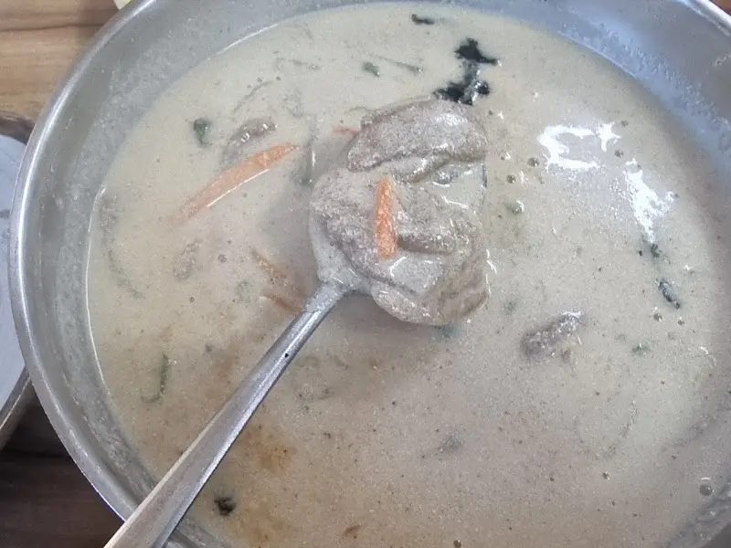 뽀얀 국물의 도토리 임자탕