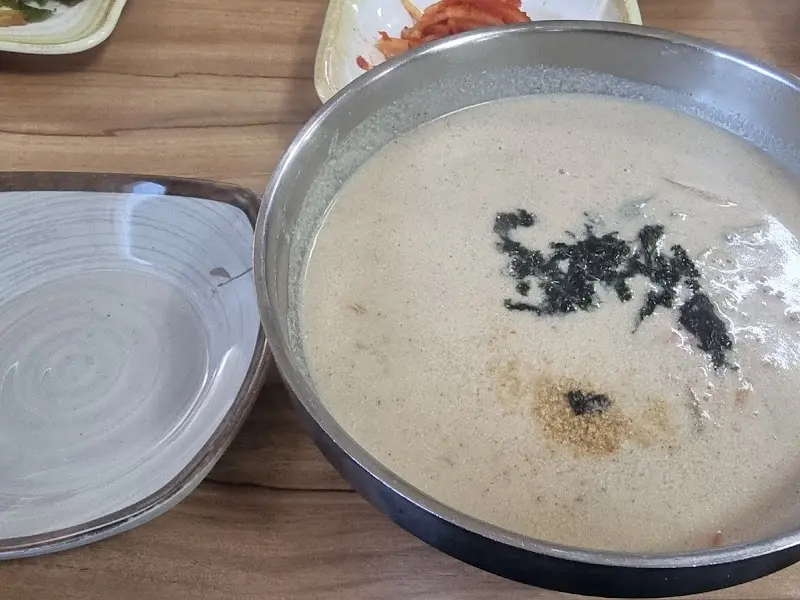 도토리 임자탕 한 상 차림