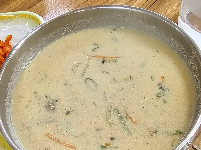 다시 봐도 먹음직스러운 도토리 임자탕