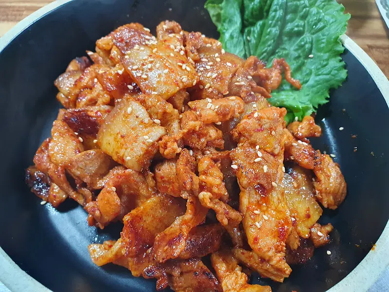 윤기가 좔좔 흐르는 제육볶음