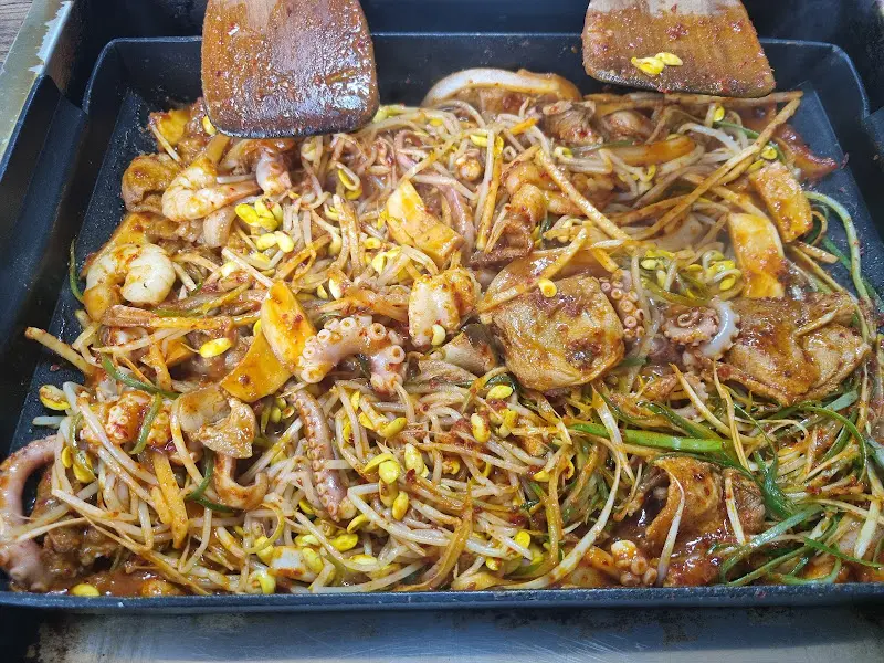 짬뽕철판두루치기