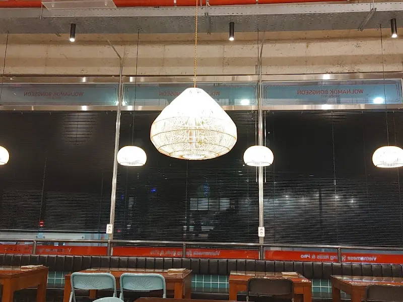 모던하고 깔끔한 내부 인테리어