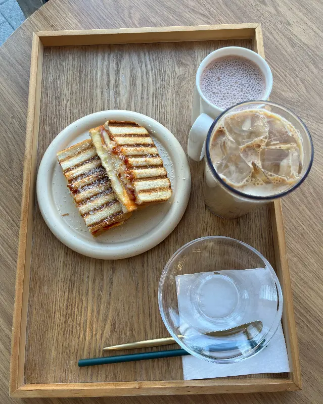 베르트카페 샌드위치와 아인슈페너