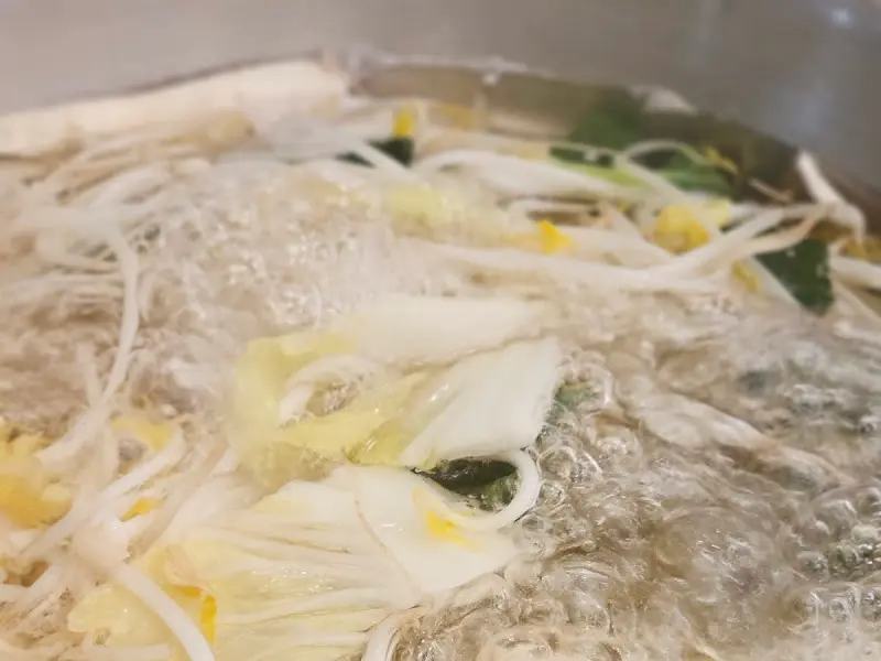 보글보글 끓는 샤브샤브