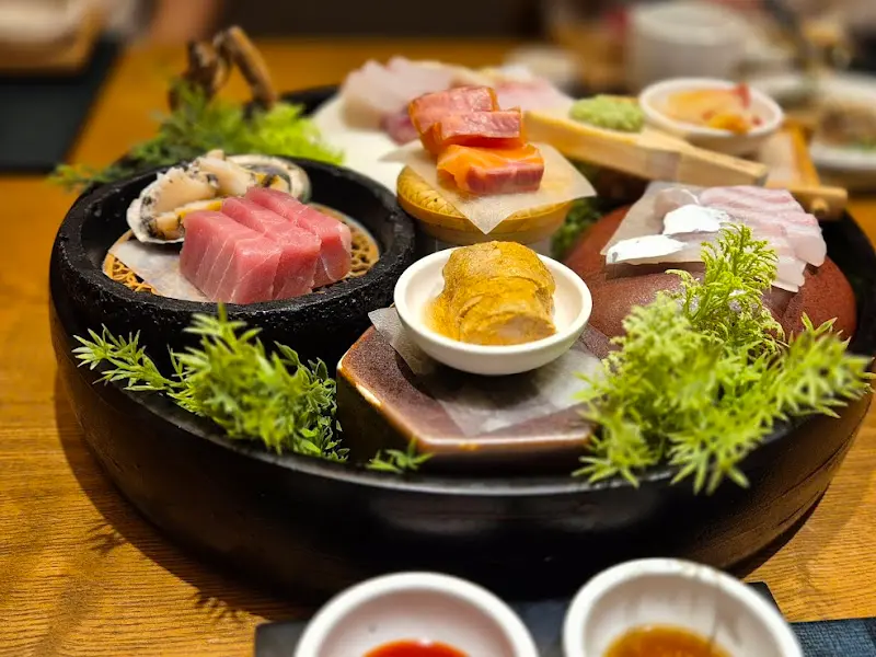 다양한 해산물이 담긴 모듬회