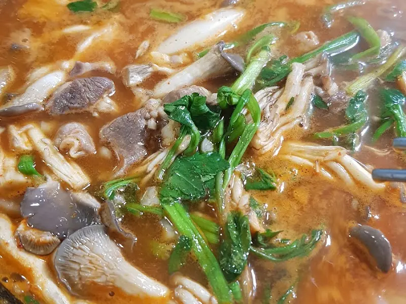 미나리, 버섯, 고기의 향연