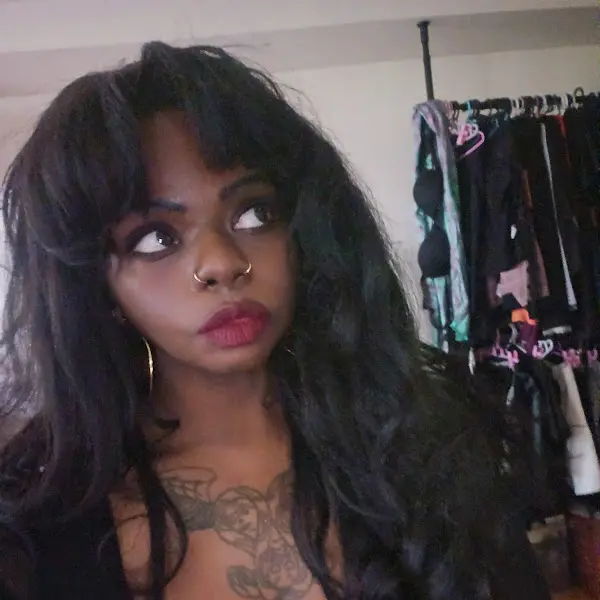 음식점 방문객의 사진