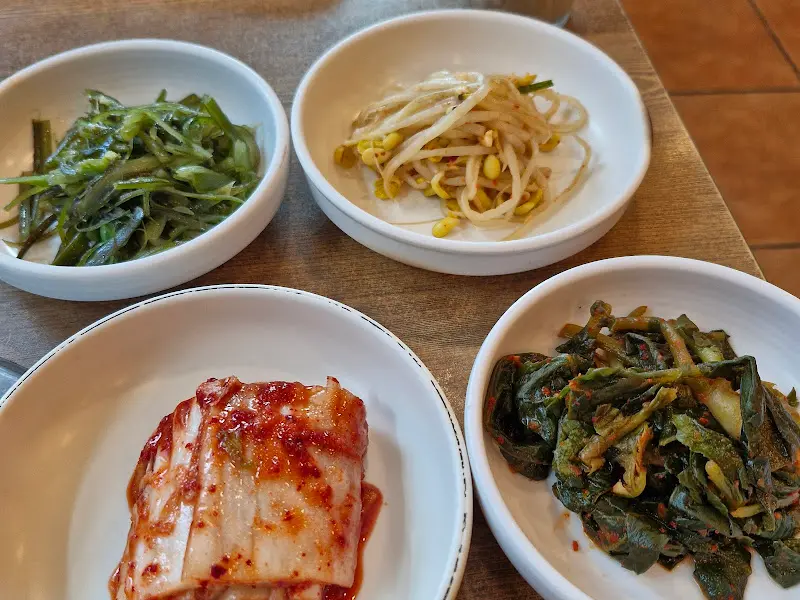 장수회관 밑반찬 클로즈업