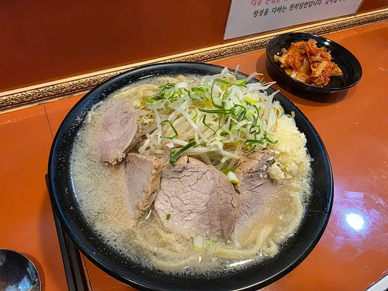 사장님이 비벼주는 아부라소바