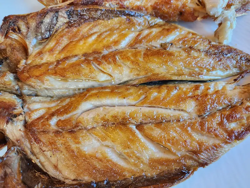윤기가 흐르는 고등어 구이