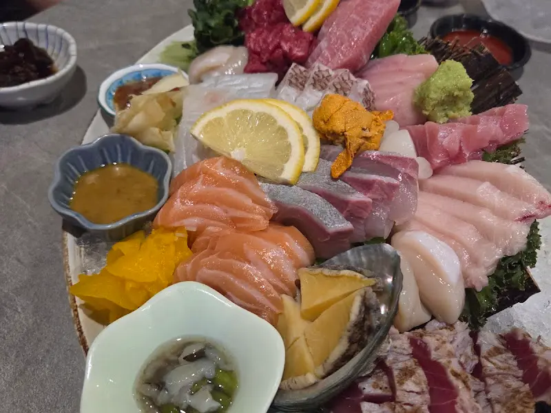 다채로운 사시미 모듬 한 상 차림