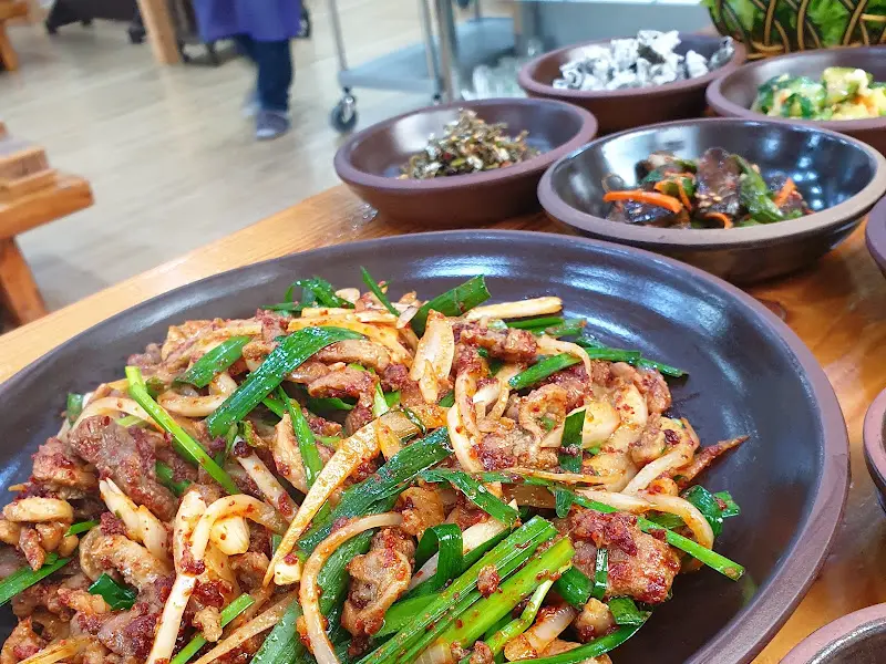 초원의 집 오리 무침