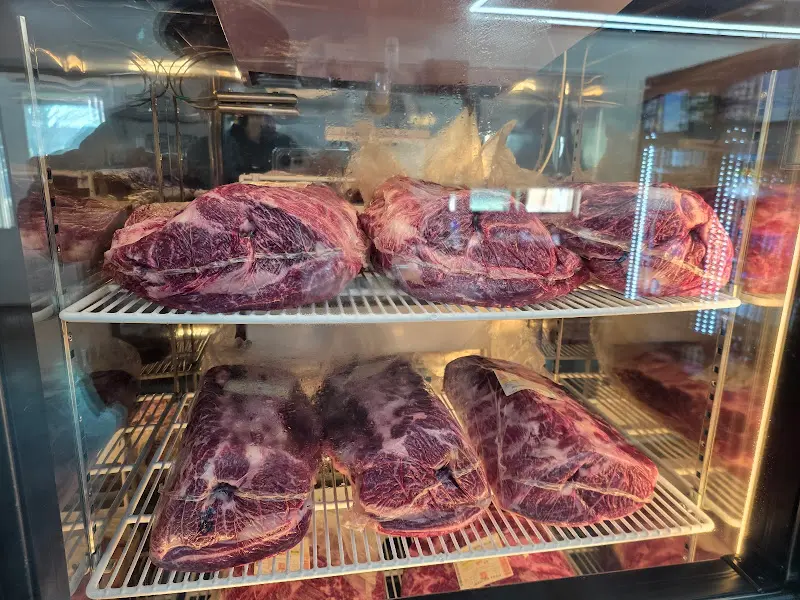 정육 냉장고 속 신선한 한우