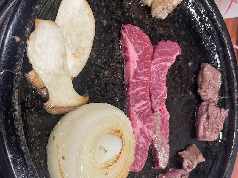 돌판에 구워 먹는 한우