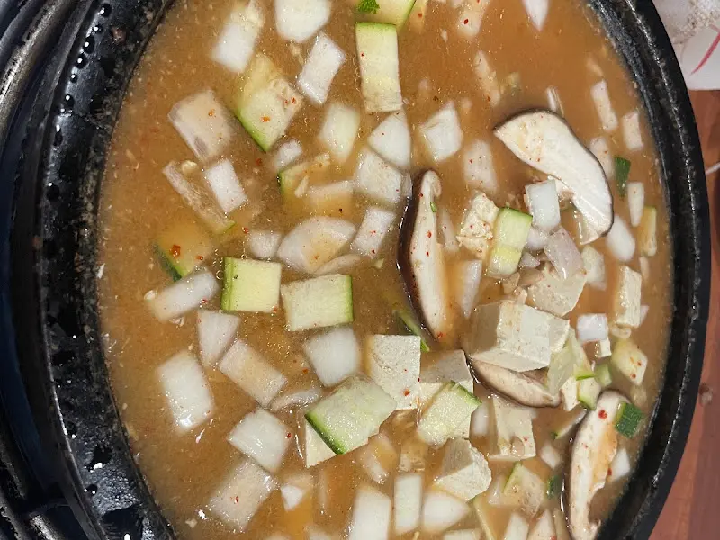 돌판 된장찌개의 건더기