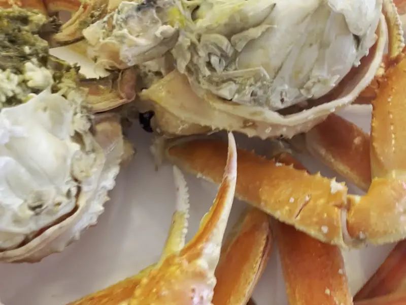 대게 뚜껑에 담긴 볶음밥