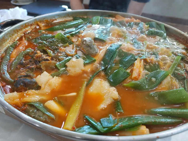 푸짐한 매운탕 한 냄비