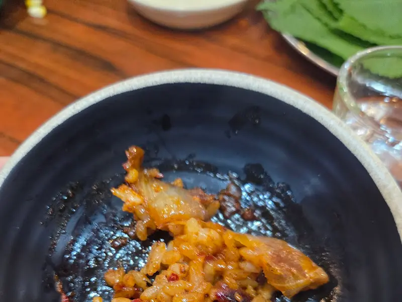 깻잎에 싸 먹는 돼지김치구이