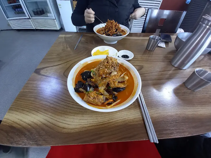 푸짐한 짬뽕 한 상