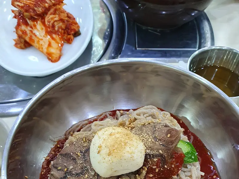 물냉면과 김치