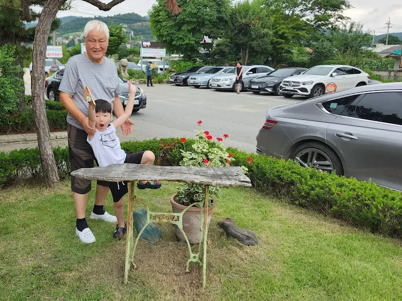 넓은 주차장을 자랑하는 고바우설렁탕