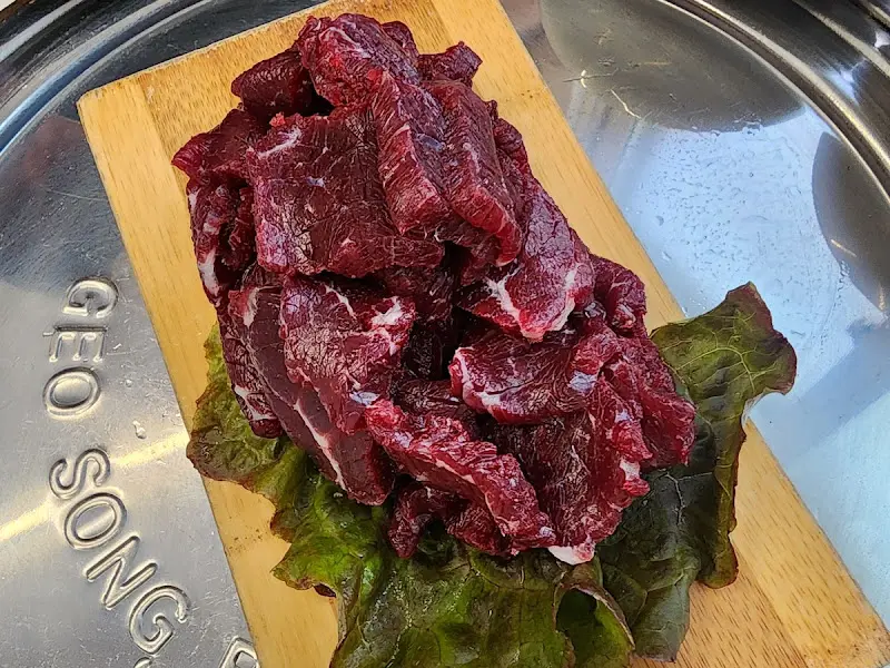 신선함이 느껴지는 육사시미