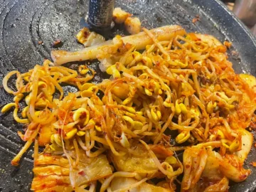 강남역 가성비 끝판왕! 돼지상회에서 즐기는 무한리필 돼지 로컬 맛집 탐험기