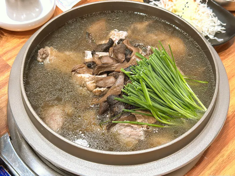 능이버섯오리백숙 클로즈업