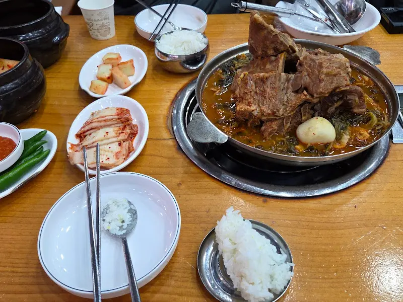 보글보글 끓는 감자탕