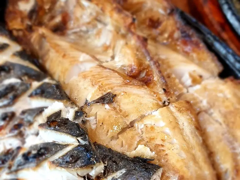 윤기가 자르르 흐르는 고등어 구이