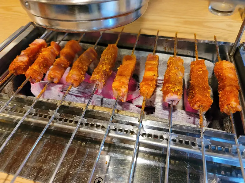 불판 위 양꼬치