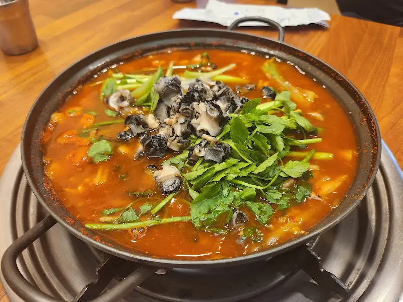 보글보글 끓는 민물새우탕