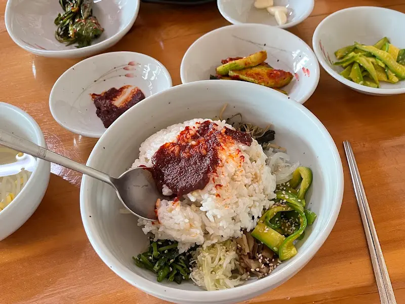 비빔밥도 놓칠 수 없지!