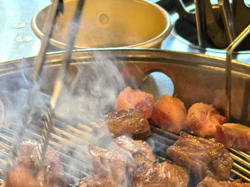 연탄불에 구워지는 목살