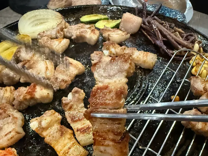 고기 굽는 모습