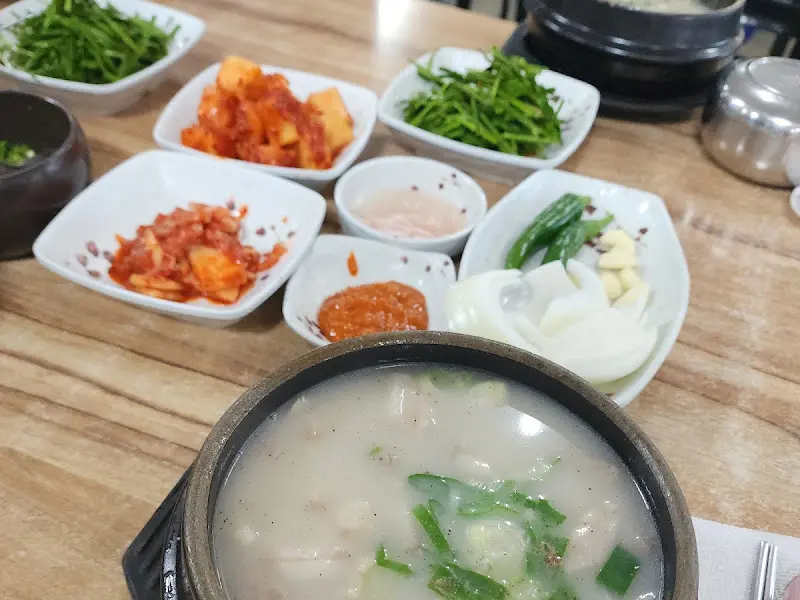 다양한 밑반찬들