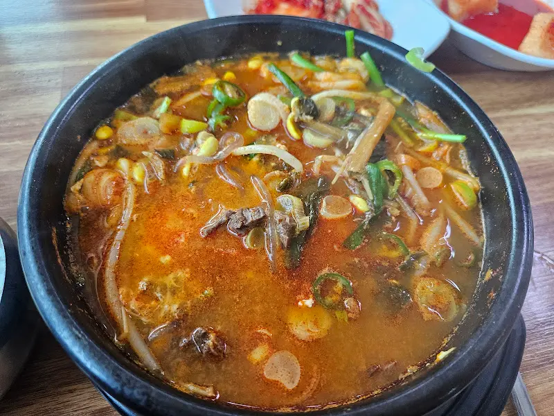 푸짐한 순대국 한상차림