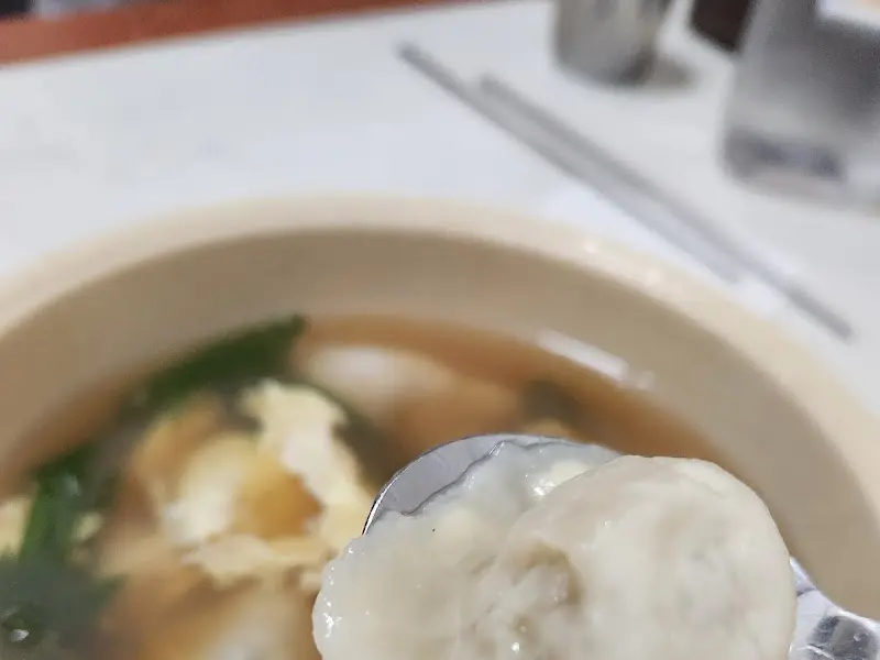 물만두 국물 한 숟갈에 담긴 정성