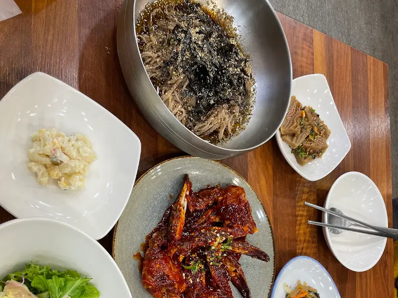 깔끔하게 차려진 한 상