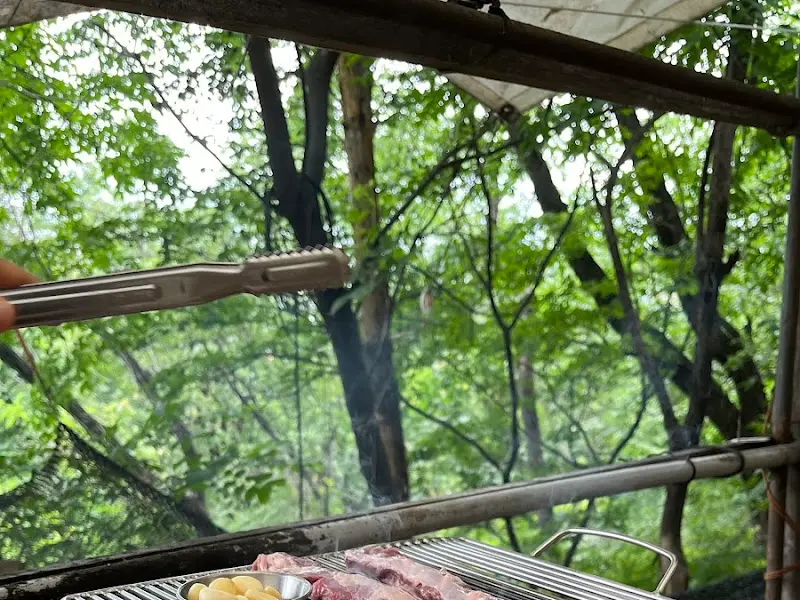 고기 굽는 모습