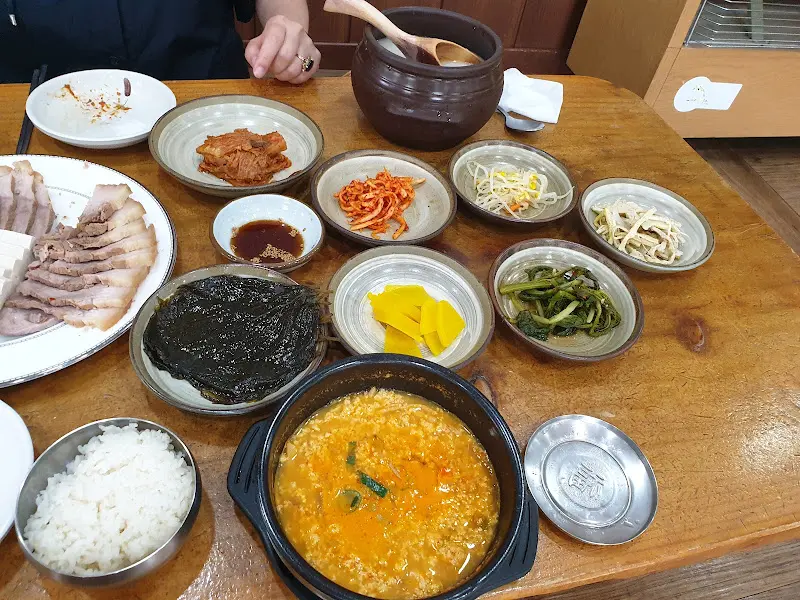 순두부 백반과 반찬
